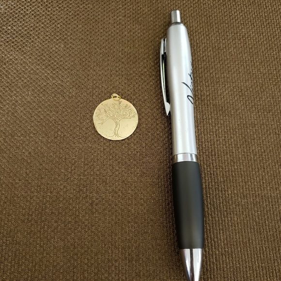 Stella and Dot gold colored charm - Picture 3 of 3